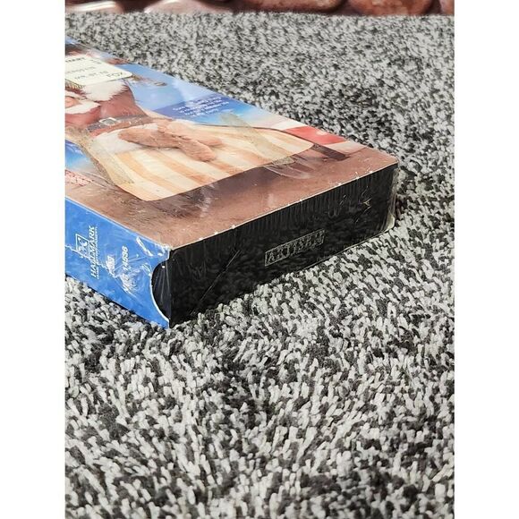 Sealed VHS Hallmark Mr. St Nick #A92 - Picture 5 of 5